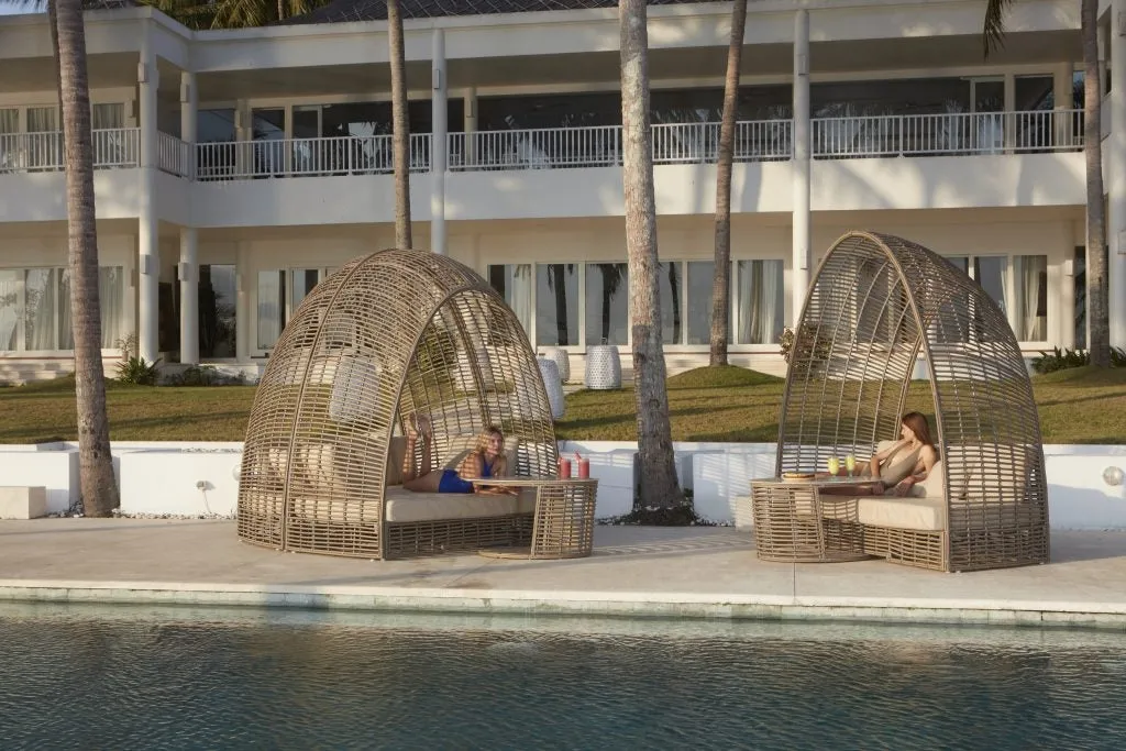 Skyline Design Surabaya Kubu Off White Rattan Garden Daybed