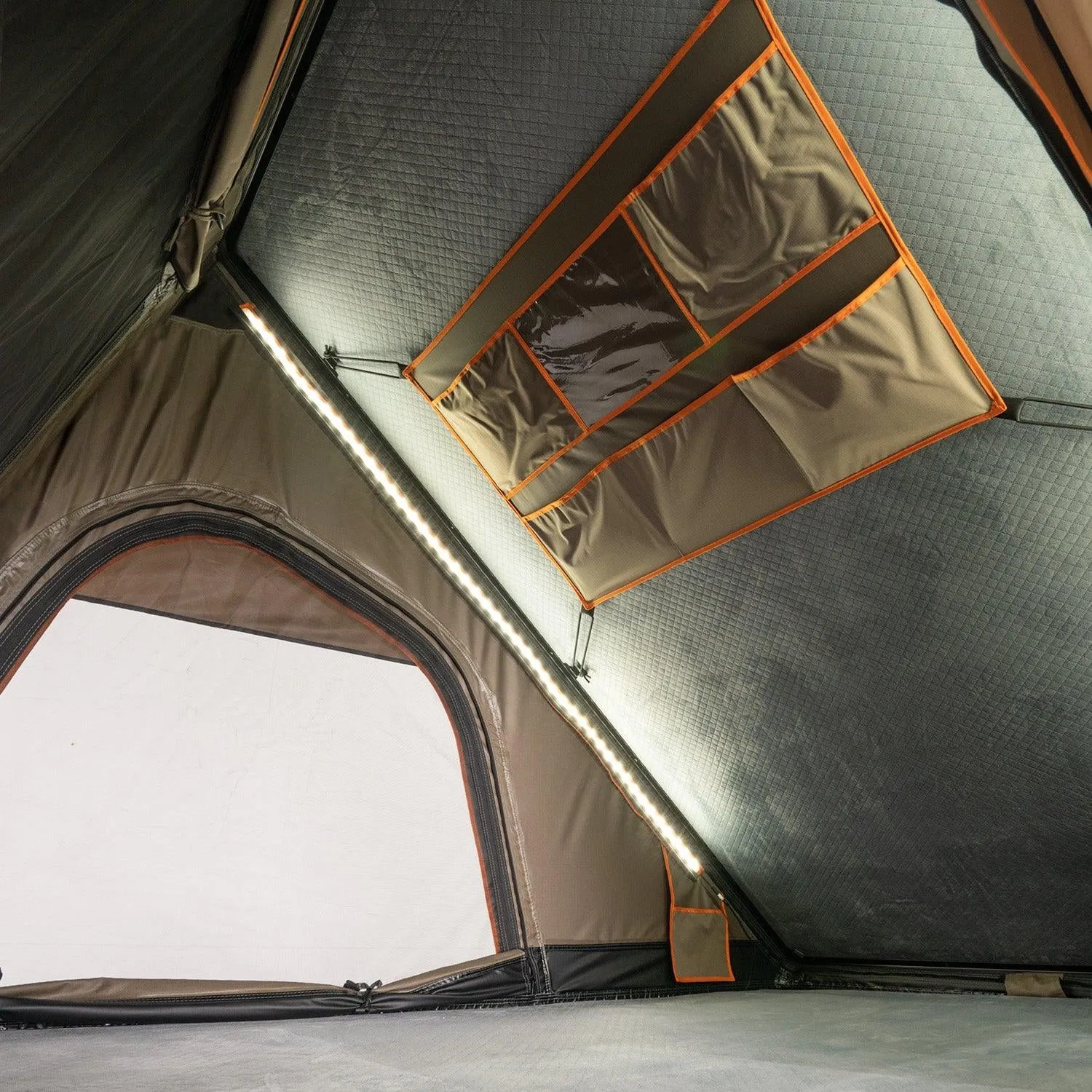 Streamliner 1250 Hard Shell Roof Top Tent - Darche - T050801568