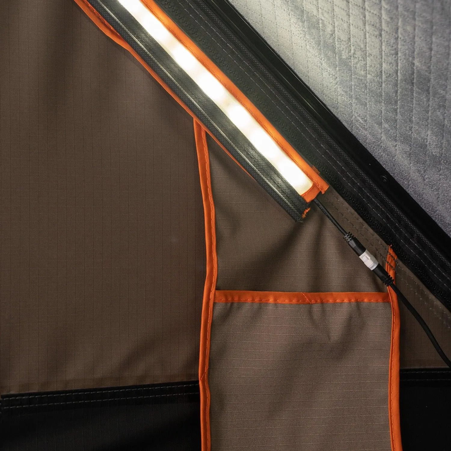 Streamliner 1250 Hard Shell Roof Top Tent - Darche - T050801568