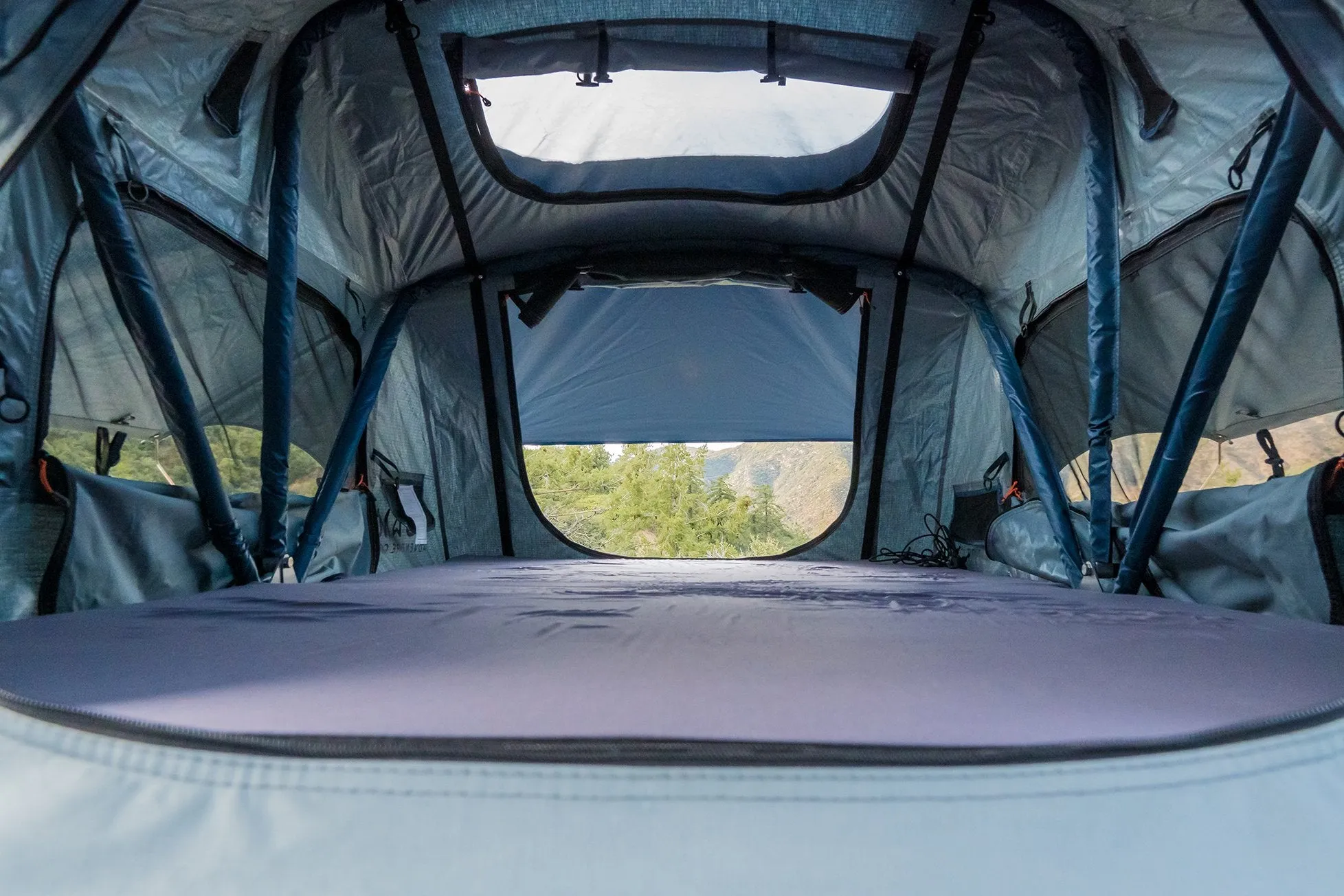 Vagabond Lite Rooftop Tent - ROAM